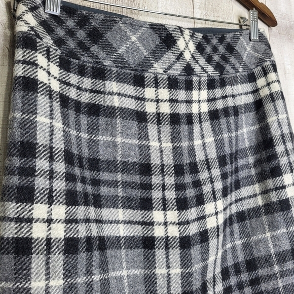 L.L Bean Wool Blend Skirt. Size 8. Grey, Black & White. - Picture 6 of 9